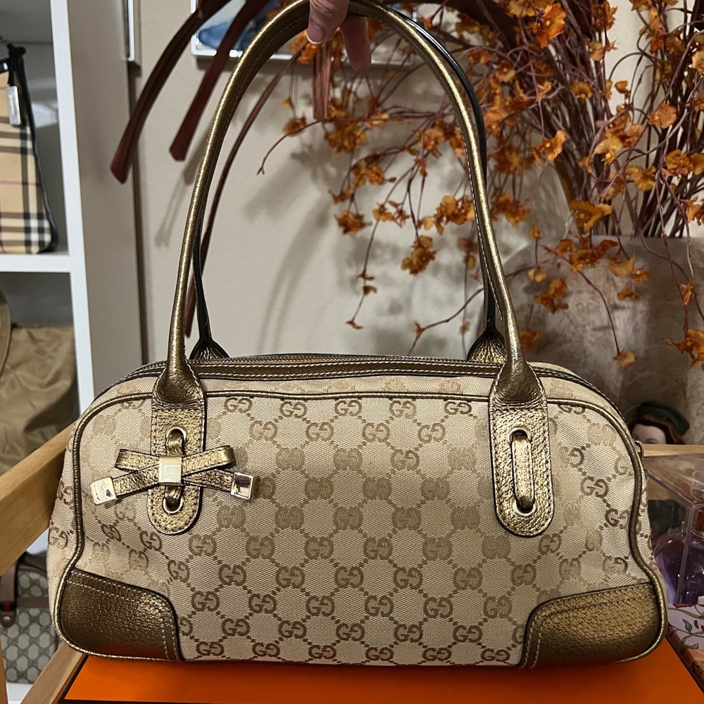 Gucci shoulder bag